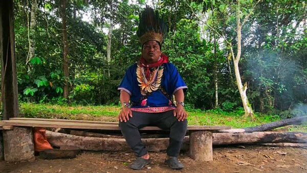 taita jose garreta en la pre ceremonia de la ayahuasca en colombia